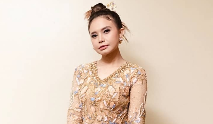 Foto: Rossa Post Sederet Foto Pose Jelek Bikin Para Selebriti 'Kesal', Kok Bisa?