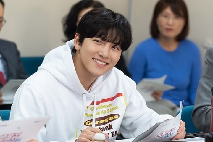 Ji Chang Wook Tebar Kebahagiaan Saat Hadiri Pembacaan Naskah \'Convenience Store Saet Byul\'