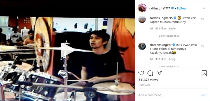 zaskia dan shireen sungkar menyoroti gaya rambut irwansyah di video kala main band