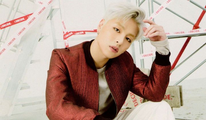 Foto: Junhoe Nyanyikan dengan Merdu Lagu 'Wayo' Bang Yedam, Fans: Katanya Gak Dekat Kok Cover Lagunya