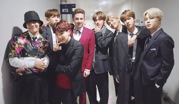 Foto: Kembali Bahas Soal Pansos ke BTS Usai 2 Tahun Berlalu, ARMY Malah Sebut Charlie Puth Gagal Move On