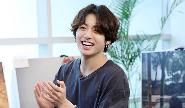 Foto: Gemas, Jungkook BTS Bergaya Bak Petinju Profesional Demi Hangatkan Tubuh