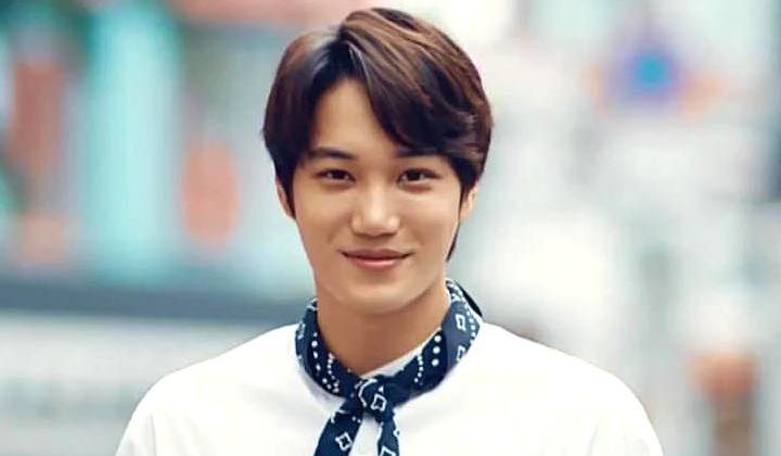 Foto: Mengejutkan, Kai EXO Datang ke Kafe Kakaknya Hingga Bikin Penggemar Heboh