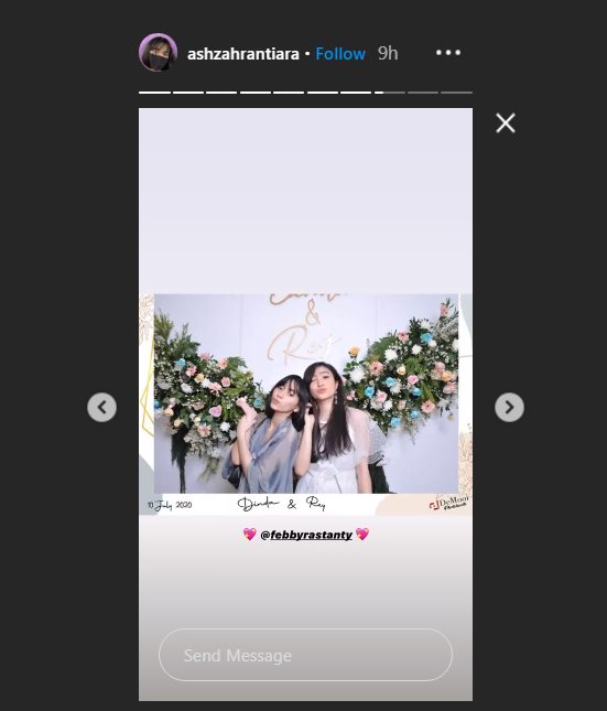febby rastanty dan ashilla zahrantiara mantan personel blink bertemu karena sama-sama menjadi undangan di resepsi pernikahan dinda hauw dan rey mbayang. keduanya sontak membagikan potret bersama