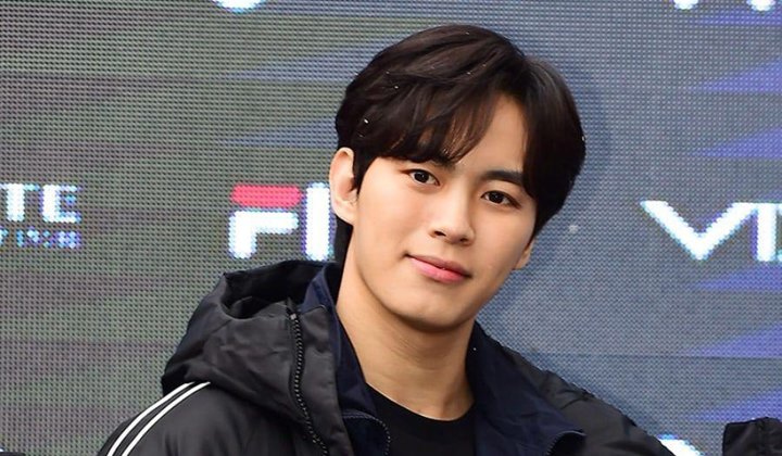 Foto: Tinggalkan VIXX, Hongbin Minta Maaf Sekaligus Jelaskan Status Dengan Agensi