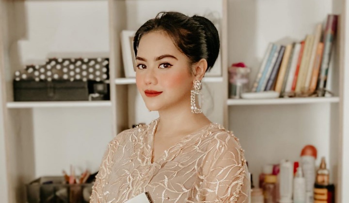 Foto: Mytha Lestari Ngaku Berkolaborasi dengan Penyanyi Asal Korea Selatan Ini di Lagu 'Dunia'