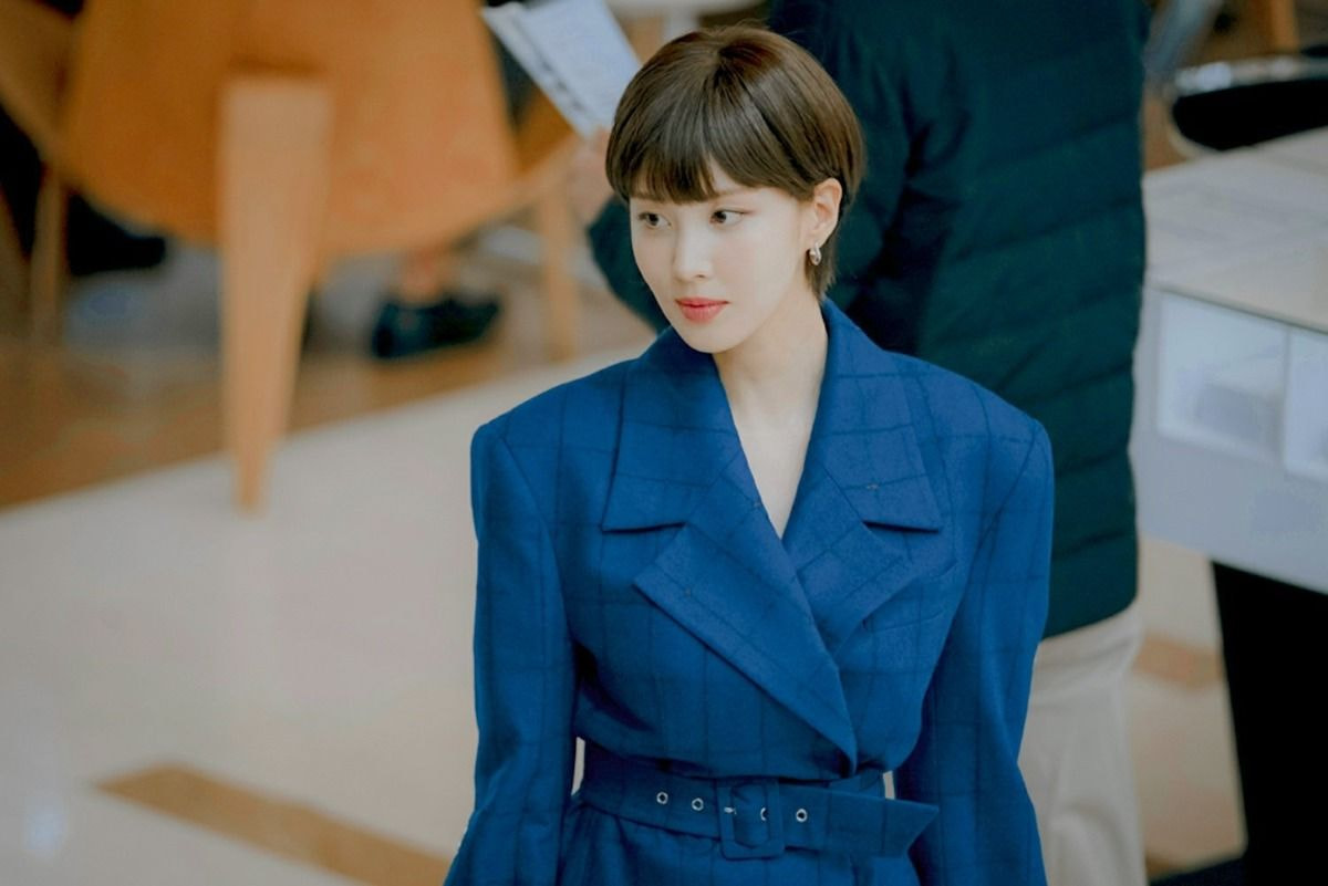 Seohyun Sukses Kejutkan Netizen Usai Tampil Menawan dengan Rambut Pendek di \'Private Lives\'