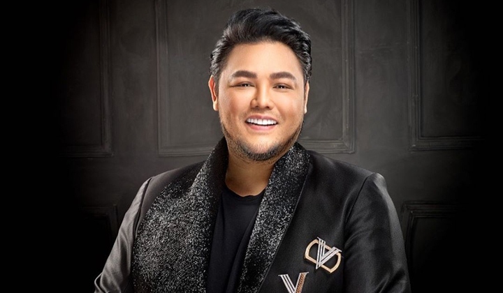 Foto: Gandeng Wanita Cantik Saat Bertemu Ruben Onsu, Inikah Sosok Calon Istri Ivan Gunawan?