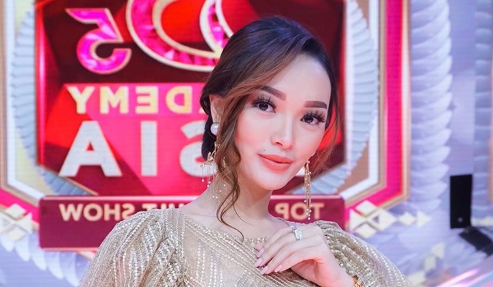 Foto: Zaskia Gotik Ungkap Kerinduan ke Suami Lewat Penampilan Baru, Banjir Pujian dari Rekan Artis