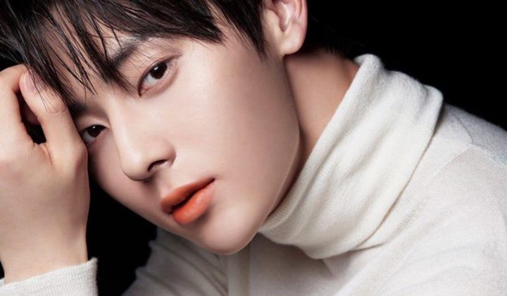 Foto: Tampil dengan Lipstik Merah Merona, Minhyun NU’EST Bahas Soal Drama Barunya
