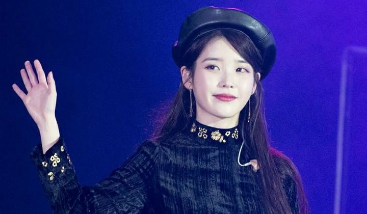 Foto: IU Beri Bocoran Sedang Persiapkan Comeback dengan Merilis Full Album