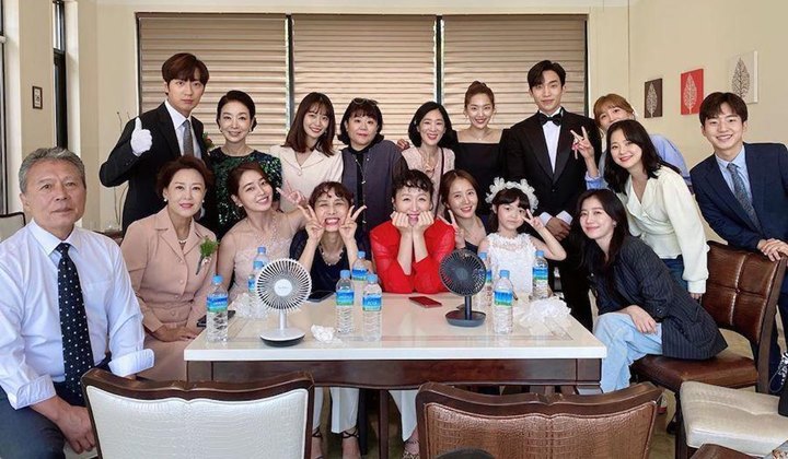 Foto: Pemeran 'Once Again' Beri Salam Perpisahan Manis Hingga Picu Pujian Artis Lain