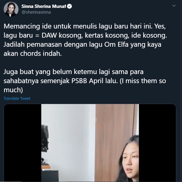 sherina membawakan salah satu lagu di \'petualangan sherina\'