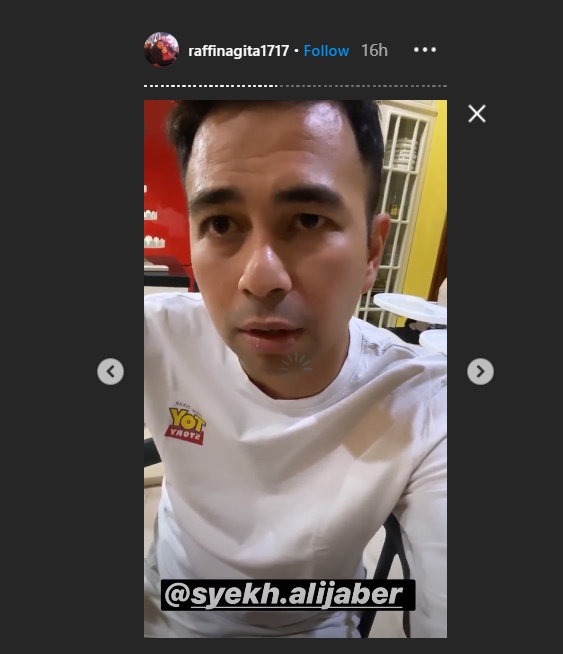 raffi ahmad memberikan doa untuk kesembuhan syekh ali jaber yang baru saja ditusuk kala memberikan kajian