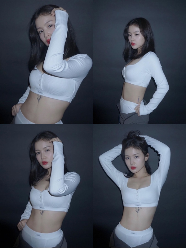 Hapus Imej Lama, Lee Hi Bikin Kejutan Fans Unggah Pose Menggoda Sambil Pamer Tato