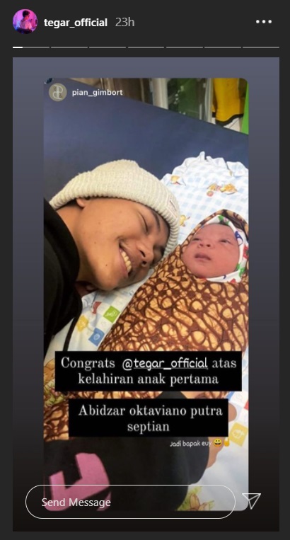 Jadi Ayah di Usia 19 Tahun, Intip Kebahagiaan Tegar Sambut Kelahiran Anak Pertama