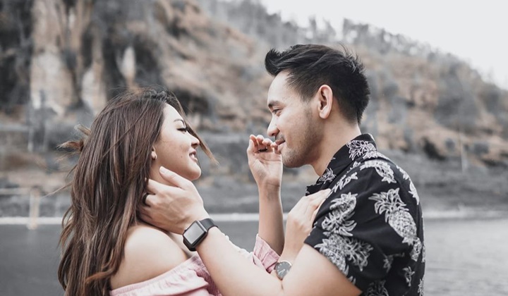 Foto: Lepas Status Janda, Jenita Janet Resmi Diperistri Danu Sofwan