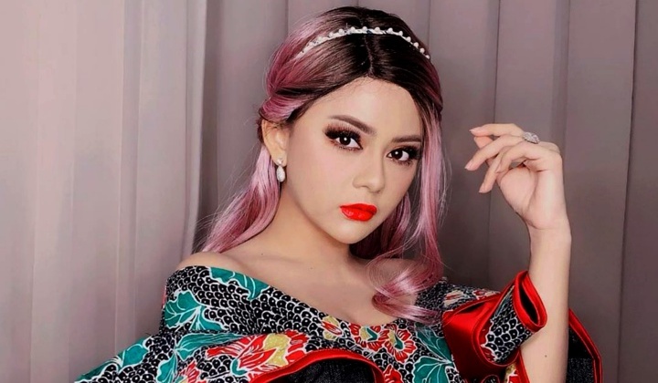 Foto: Penampilan Jenita Janet Kenakan Baju Pengantin Bikin Pangling, Bentuk Badan Malah Jadi Sorotan