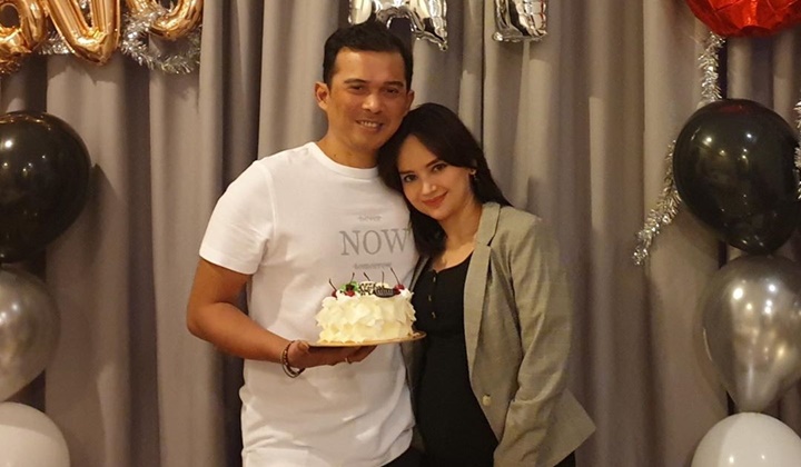 Foto: Rayakan Momen Ultah Suami, Nasihat Angelica Simperler yang Bikin Fans Auto Baper: Jangan Ngeyel