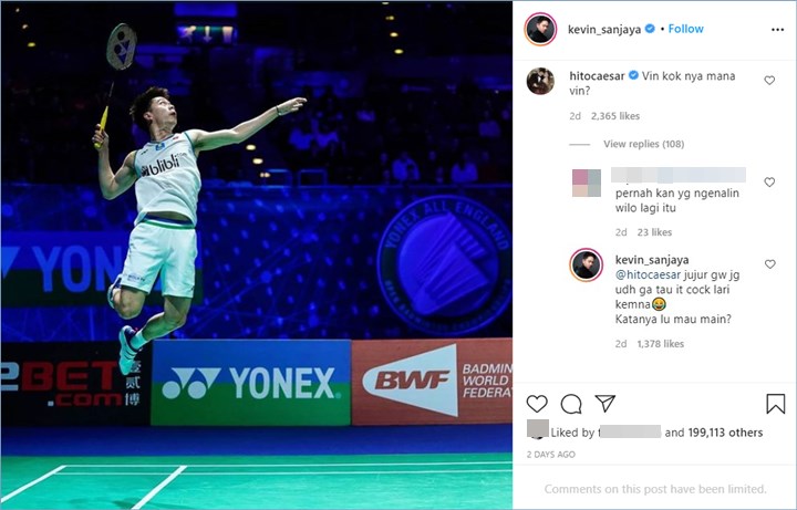 caesar hito terlihat mengomentari potret baru kevin sanjaya
