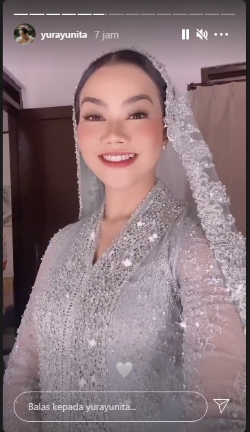 Yura Yunita Gelar Pengajian dan Siraman Jelang Nikah