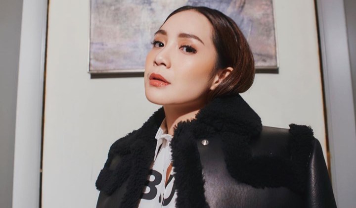 Foto: Nagita Slavina Jerawatan di Dahi Dibilang Tanda Hamil, Benarkah?