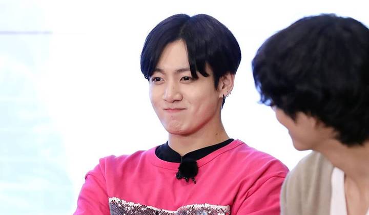 Foto: Jungkook BTS Ternyata Fans Berat 'Running Man', Ini Buktinya
