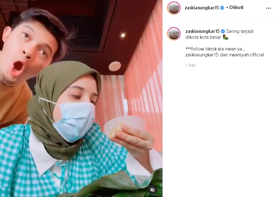 Zaskia Sungkar Bikin TikTok Kocak Lupa Buka Masker Saat Makan, Irwansyah Disorot Karena Ini