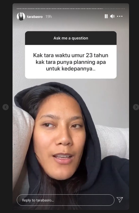 tara basro menceritakan mengenai kehidupannya ketika masih berusia 23 tahun serta memberikan nasihat bijak ke warganet