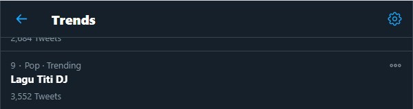 sederet lagu-lagu yang dibawakan oleh titi dj sontak langsung trending topic dijadikan candaan kocak oleh warga twitter