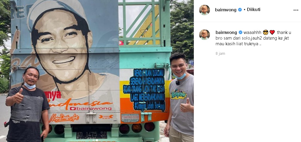Baim Wong Pamer Wajah Tampannya Tergambar di Belakang Truk, Ada Pesan Menyentuh Bikin Haru