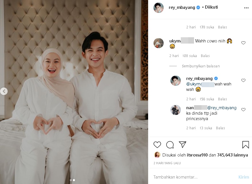 Romantis Bareng Istri, Rey Mbayang Dikira Beri Kode Jenis Kelamin Calon Anak Pertama Gara-gara Ini