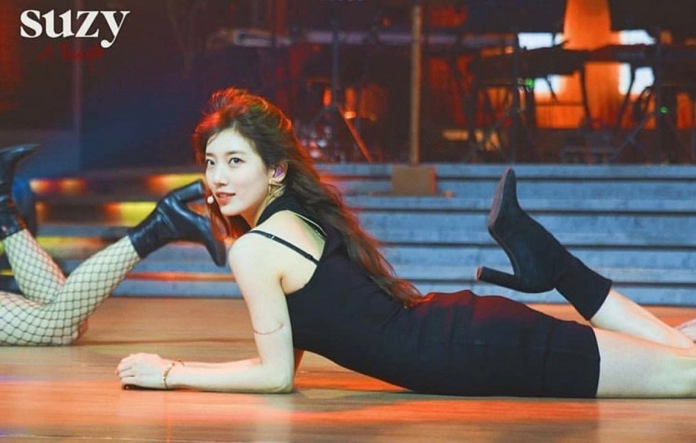 Tampil Mempesona Bawakan Lagu Miss A di Konser Online \'A Tempo\', Kecantikan Suzy Tuai Sorotan