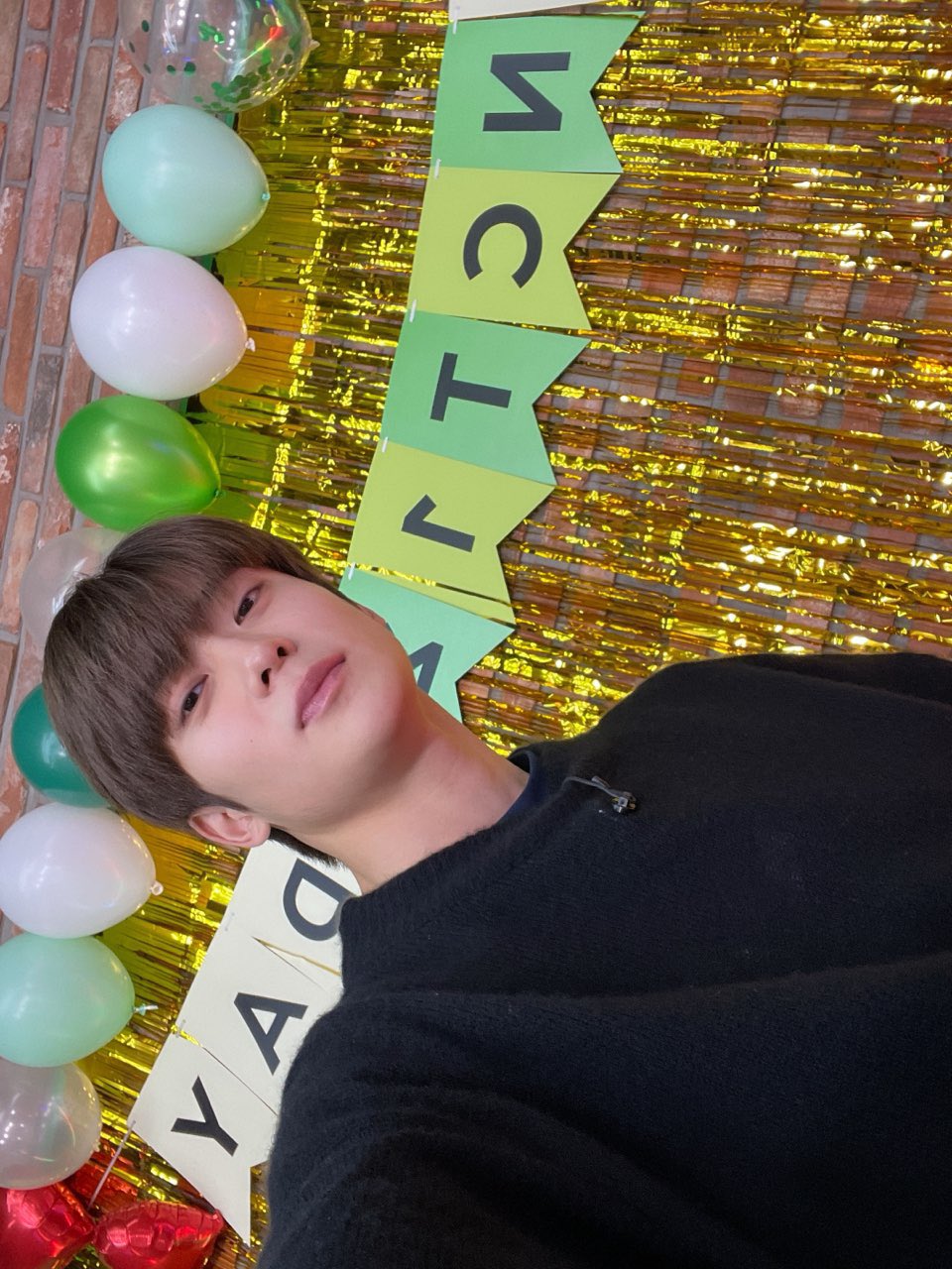 jaehyun membagikan potret baru untuk merayakan \'nct 127 day\' melalui aplikasi bubble lysn dan mengaku gagal