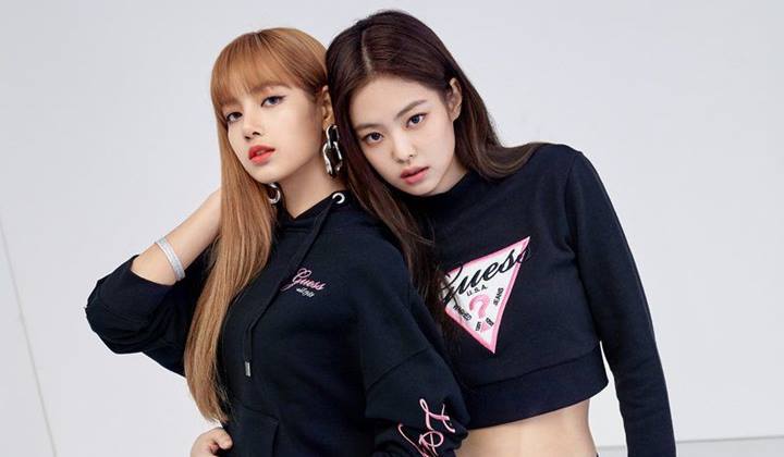 Foto: Lisa BLACKPINK Disebut Dapatkan Rasisme dari Fans Jennie