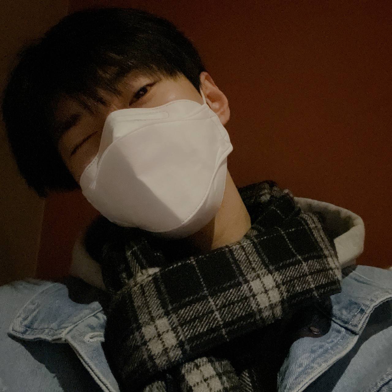 doyoung pamerkan potret baru usai ditraktir oleh taeyong