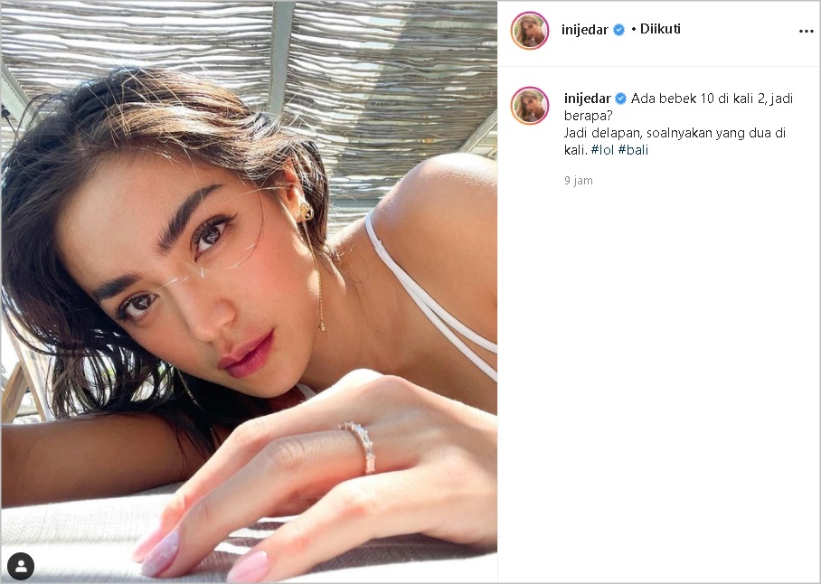 Foto Terbaru Jessica Iskandar Menawan, Alis Bikin Salfok Serta Cincin di Jari Manis Tuai Tanda Tanya