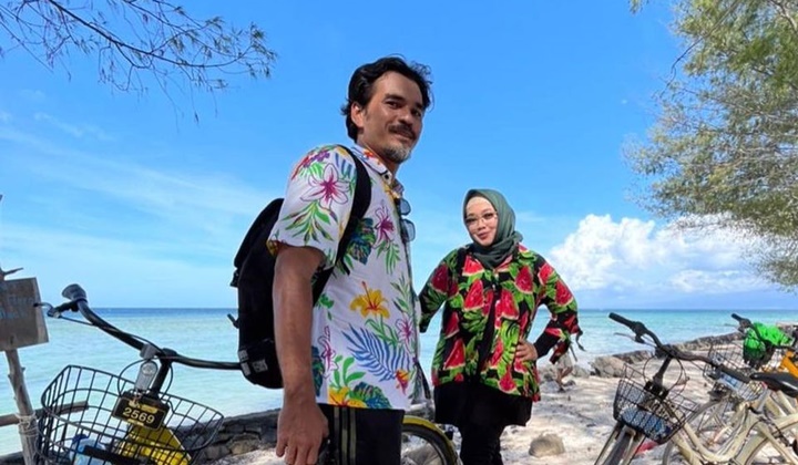 Foto: Rina Gunawan Tutup Usia, Unggahan Terakhir Teddy Syach Banjir Belasungkawa