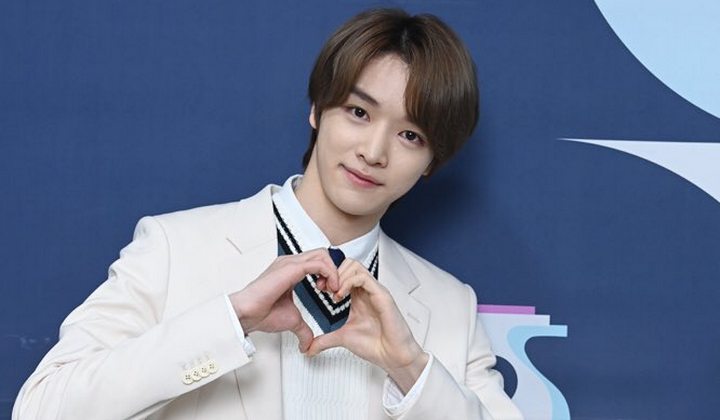 Foto: Tampil Solo Perdana di Majalah, Sungchan Ungkap Kegembiraan Akhirnya Debut Usai 4 Tahun Training