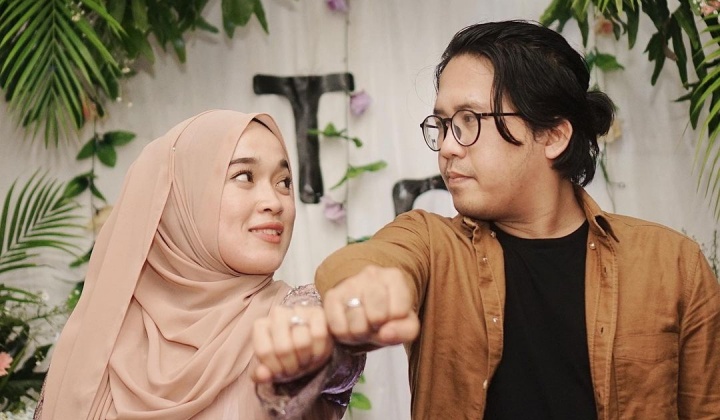 Foto: Meski Gugat Cerai dan Diselingkuhi Suami, Ririe Fairus Akui Masih Berhubungan Baik dengan Ayus