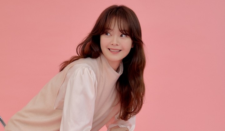 Foto: Jeon So Min Tampil Menggemaskan Berbusana Pastel dan Ungkap Rasa Syukur Gabung 'Running Man'