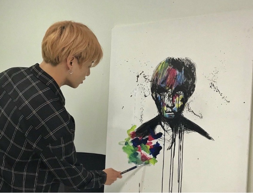 Hanya Modal Belajar dari Tutorial dari YouTube, Bakat Seni Melukis Jungkook Banjir Pujian