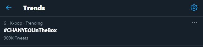 chanyeol exo muncul perdana untuk menghadiri konferensi pers dari film the box