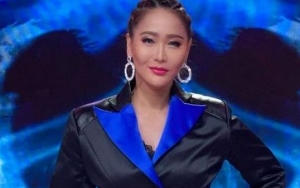 Foto:  Nyanyikan 'Mas Adam', Inul Daratista Curhat 26 Tahun Pernikahan