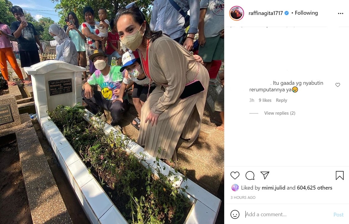 Raffi Ahmad dan Nagita Slavina Ziarah, Makam Mendiang Sang Ayah Justru Jadi Sorotan Karena Ini