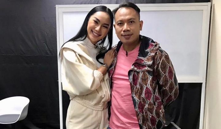 Foto: Ngaku 3 Hari Tak Bertemu Vicky Prasetyo, Kalina Oktarani Rela Lakukan Ini Demi Hilangkan Rasa Rindu