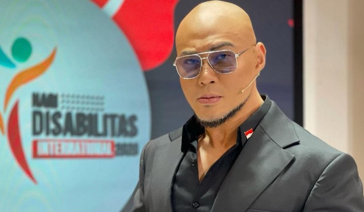 Foto: Deddy Corbuzier Gelar Vaksinasi Gratis Hingga Sediakan Mobil Jenazah