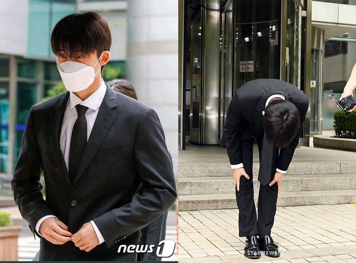 B.I menundukkan kepada di depan publik