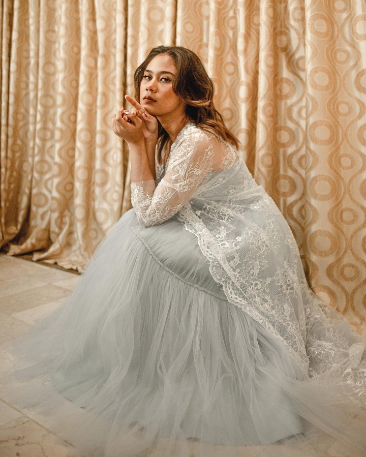 Elegan Dalam Balutan <i>Dress</i>