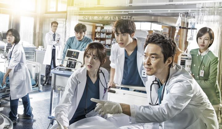 Foto: SBS Bicara usai Rumor 'Dr. Romantic Teacher Kim' Season 3 Segera Rilis dengan Ahn Hyo Seop!